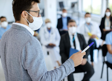 دورة ادارة مستشفيات: أدوات وتقنيات لتحسين الأداء وتنظيم العمليات الصحية