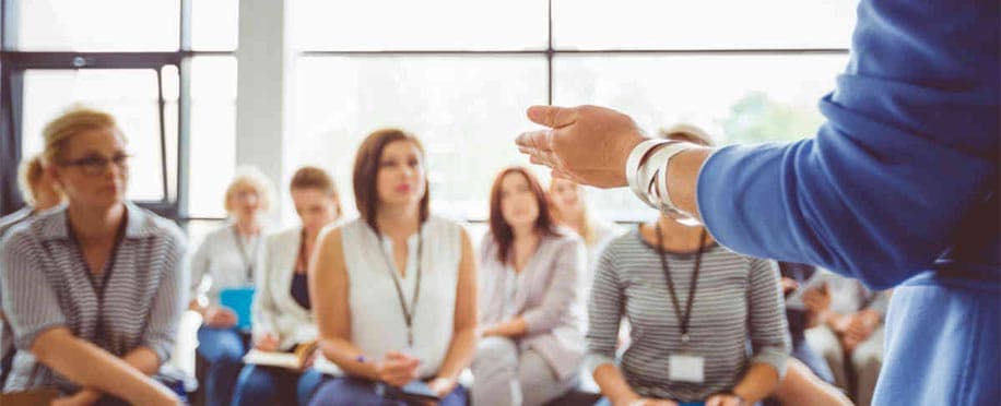 أهم 10 فوائد لبرامج تدريب وتطوير الموظفين