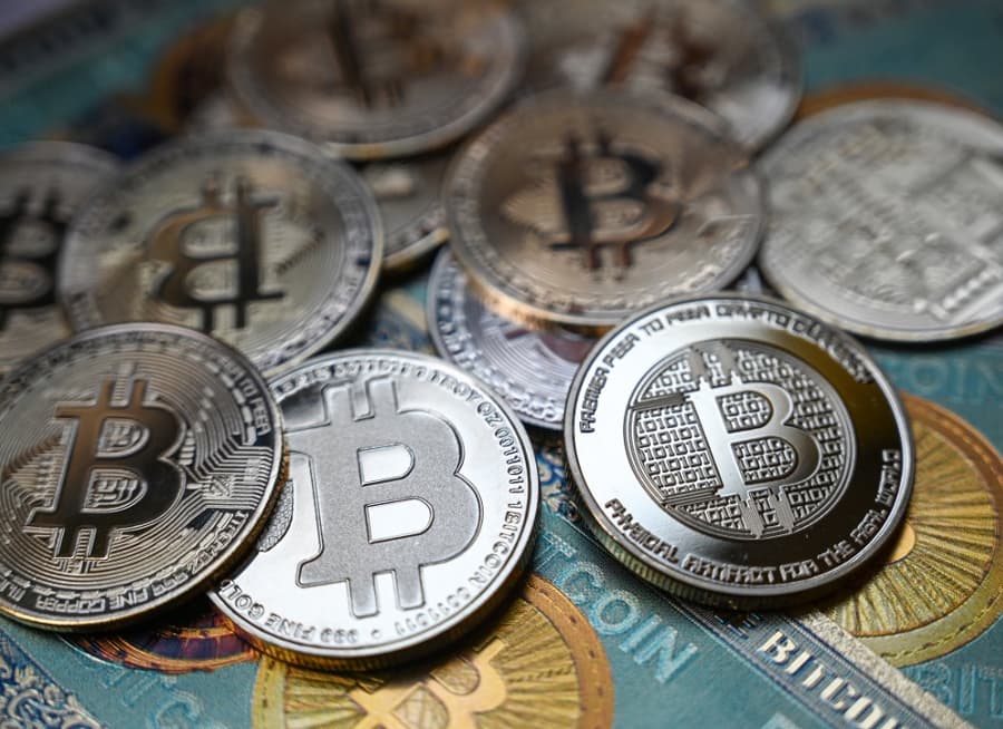 بيتكوين vs بلوك تشين.. فروقٌ كثيرةٌ