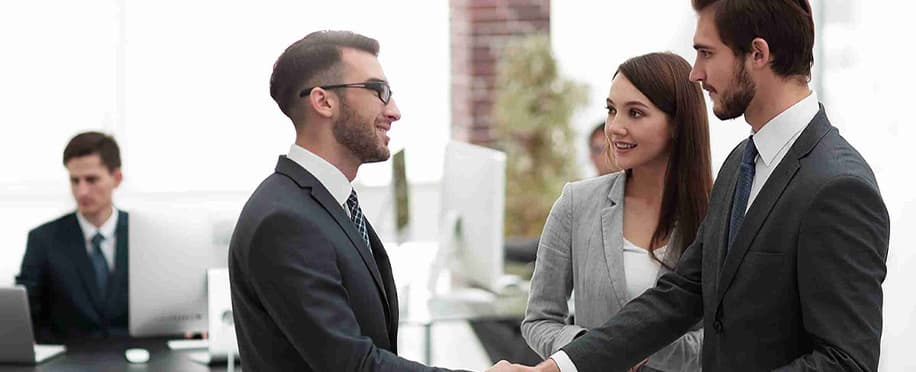 كيف تصبح خبير إدارة العقود: دليل للمؤهلات والشهادات في المجال