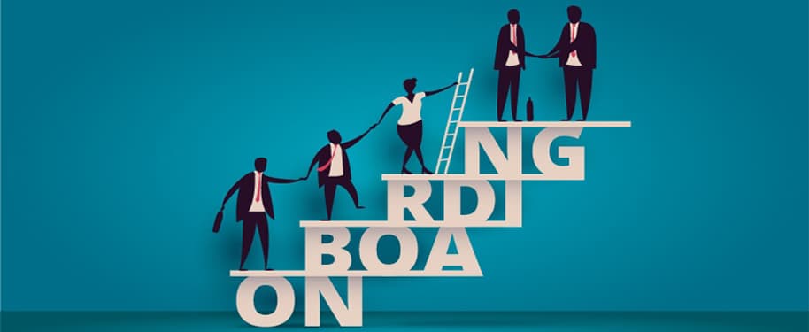 أفضل 8 ممارسات في إعداد الموظفين الجدد لعام 2023