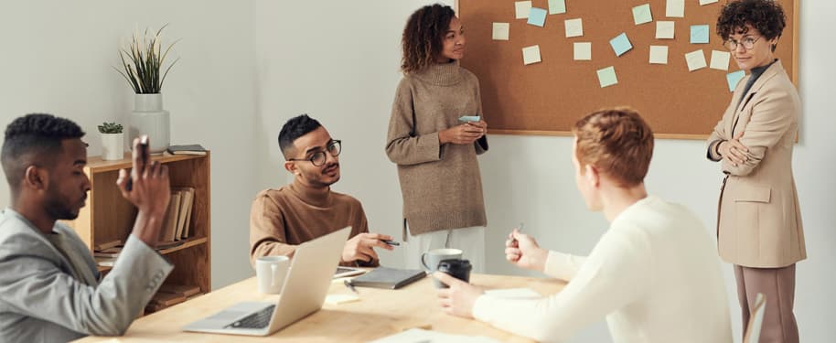 القيادة الموقفية: كيف تقود فرق العمل بمرونة وكفاءة؟