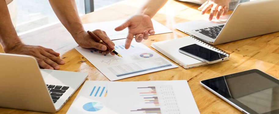 ما هي وظائف التسويق؟ 7 من أبرز الأدوار في مجال التسويق لعام 2025