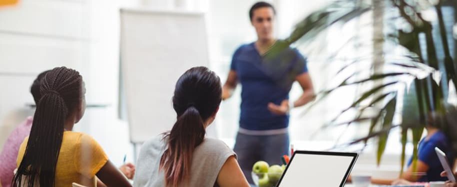 أبرز دورات تطوير الذات للمبتدئين والمحترفين في 2024