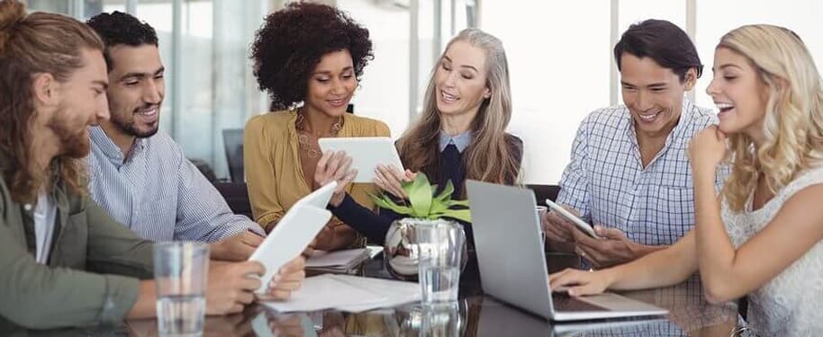 تأثير دورات الموارد البشرية أونلاين على ثقافة مكان العمل والتنوع