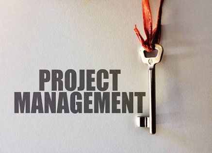 لماذا تعتبر دورة إدارة مشاريع استثماراً حقيقياً للشركات