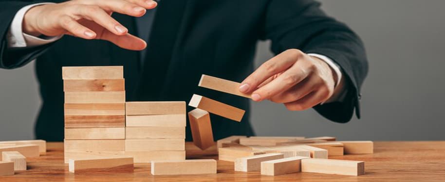 كيف تسهم برامج اعداد القادة في تطوير المهارات القيادية