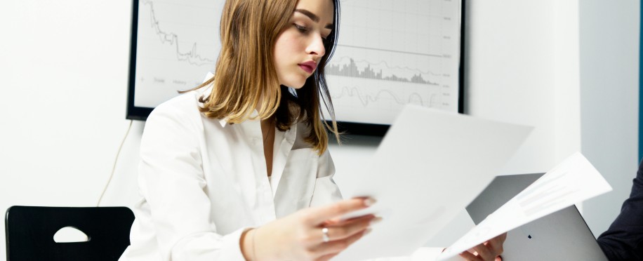 لماذا تعتبر دبي الوجهة الأولى للمهنيين العرب في دورات المحاسبة والمالية؟