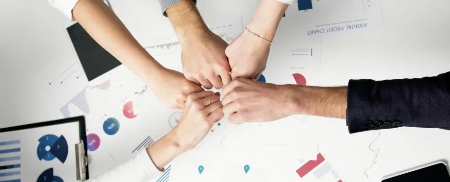 لماذا يجب أن تدرس دورات تحليل بيانات في الإمارات قبل الوصول إلى عام 2030؟