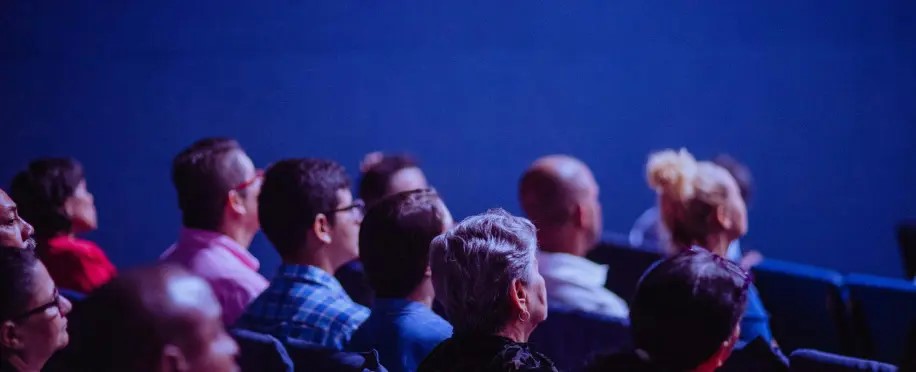 دليل يشرح كيفية العمل في شركة تنظيم المعارض في الإمارات