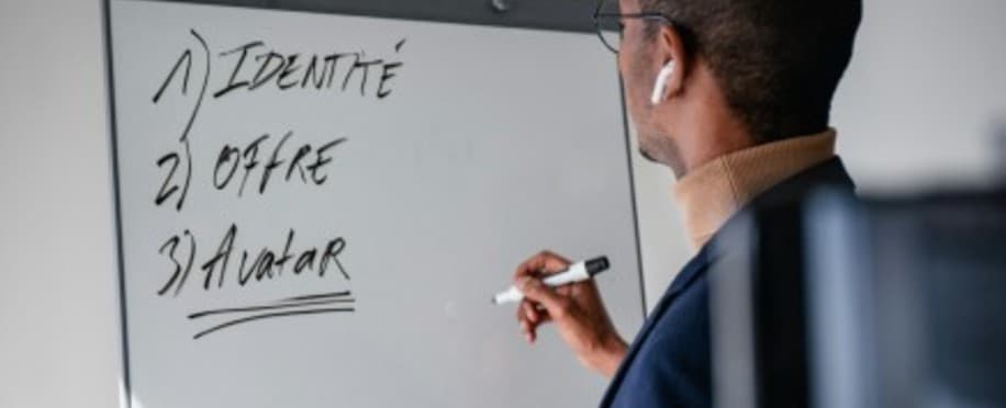 كيف تطوّر مهارات التفكير لدى قادة الصف الأول؟