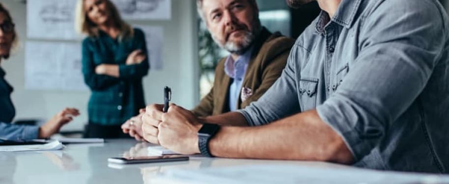 كيف تؤثر قيادة الابتكار في لمعان تميز الشركات