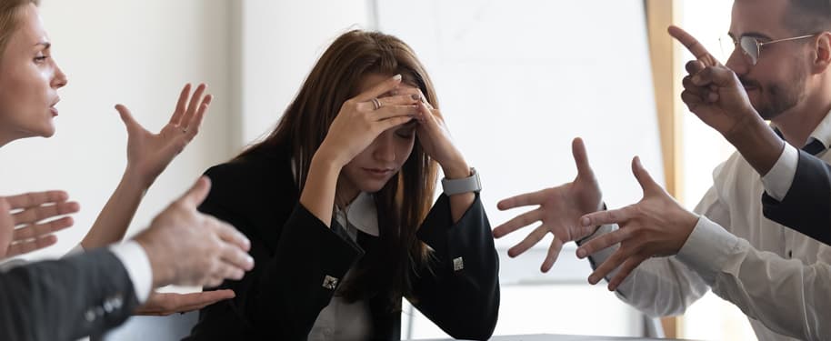 مهارة حل النزاعات الفعالة: دورات الموارد البشرية لتحقيق الوئام في أماكن العمل