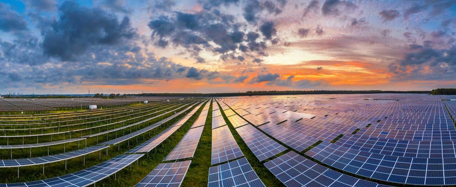 تكنولوجيا الطاقة الشمسية المركزة: استكشاف أحدث التطورات والإمكانات