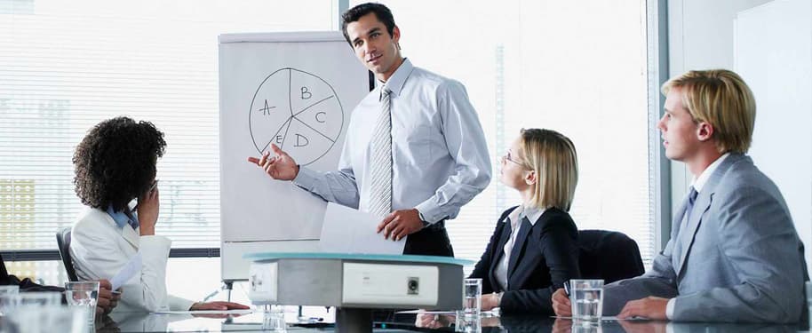 ادفع العنان لبداية طريقك القيادي مع أفضل دورات تدريبية في الإدارة