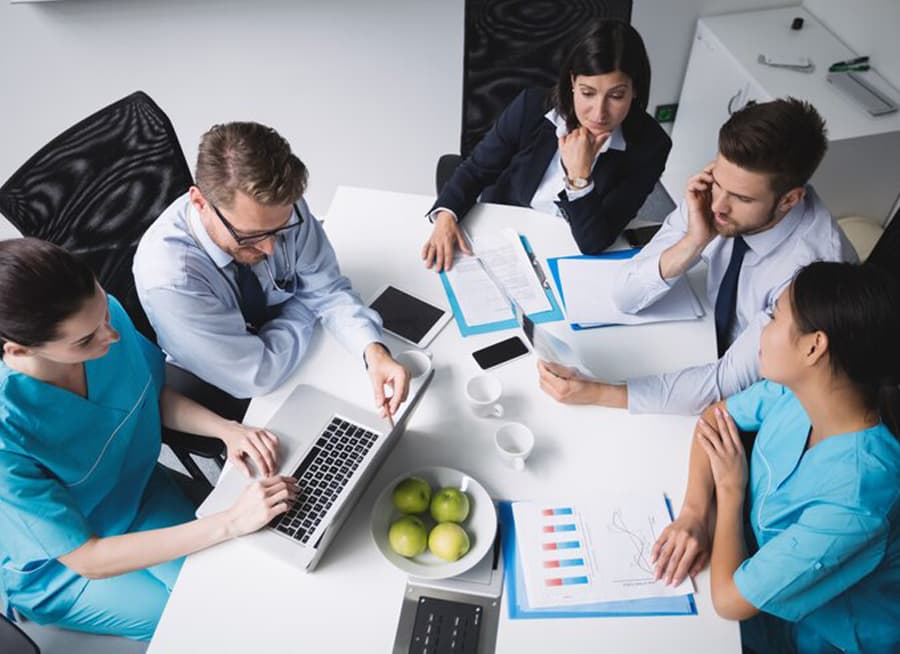 دور الإدارة الطبية الحيوي في تحسين خدمات الرعاية الصحية