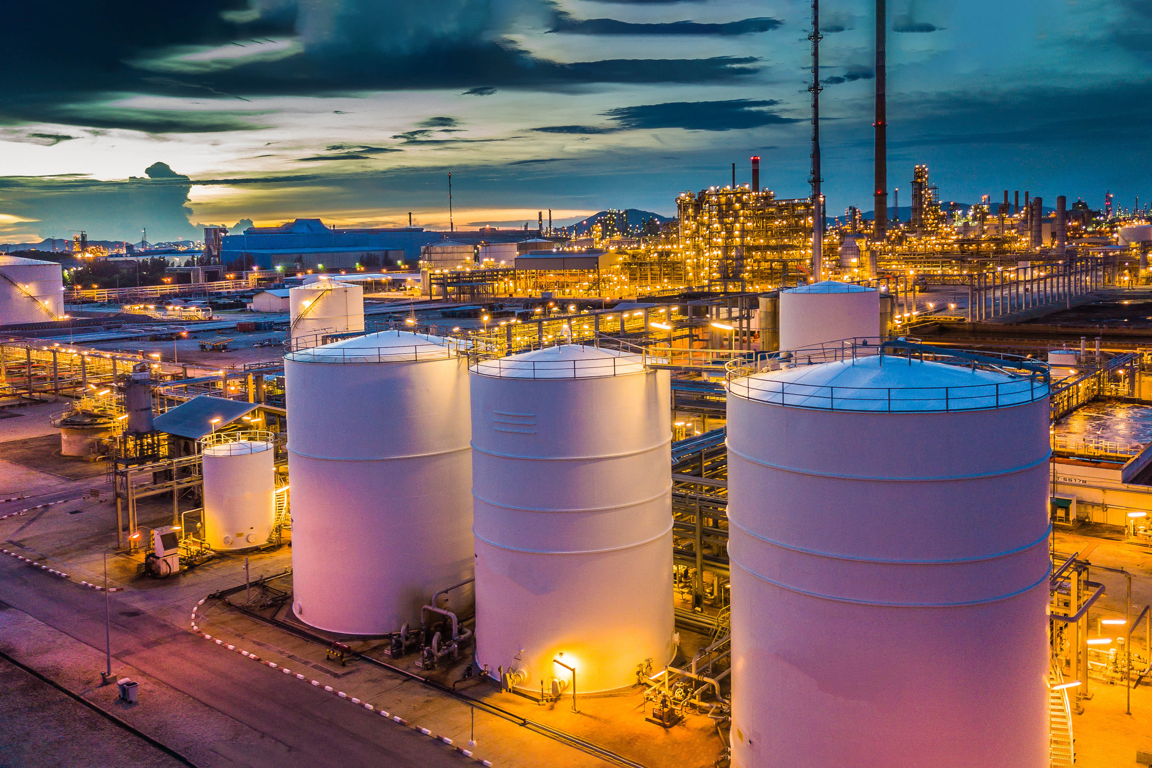 إنتاج النفط والغاز: أساسيات ومراحل الإنتاج 